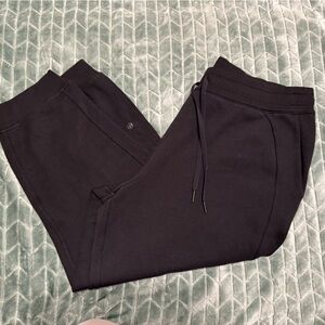 Lululemon cropped joggers NWOT